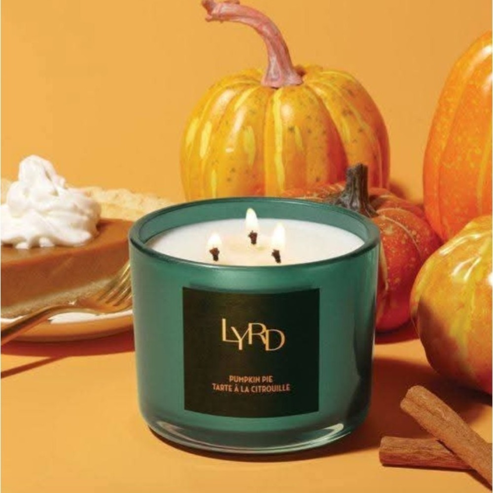 LYRD Pumpkin Pie Candle Green Glass Holiday Home New With Box Gift Fall Autumn